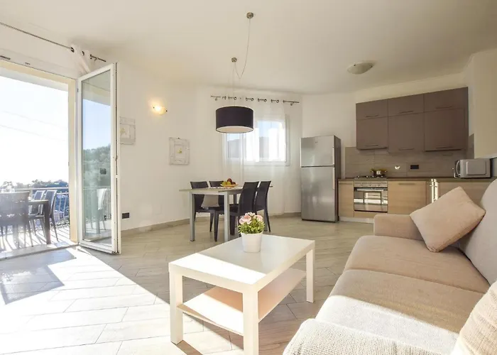 Apartmán 2 Bedroom Cozy In *