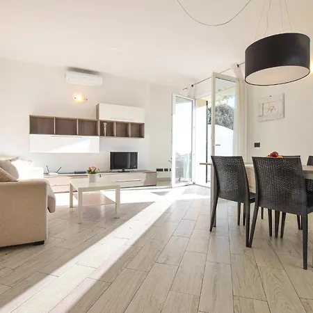 2 Bedroom Cozy In Apartment