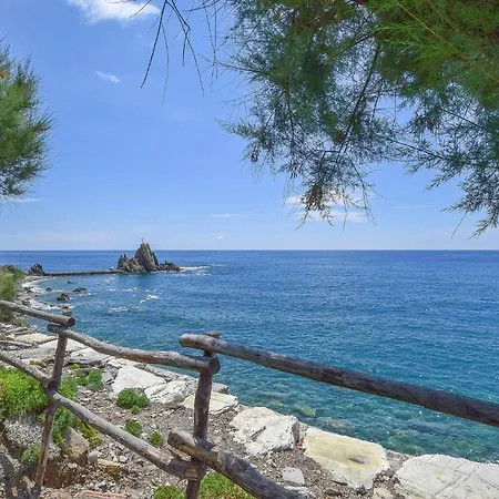 2 Bedroom Cozy In Moneglia